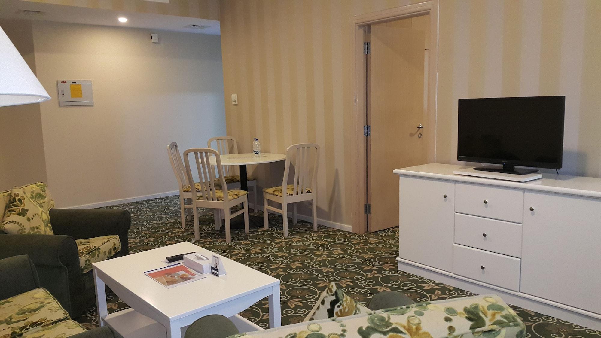 Wescott Pearl Hotel Apartments Дубай Экстерьер фото