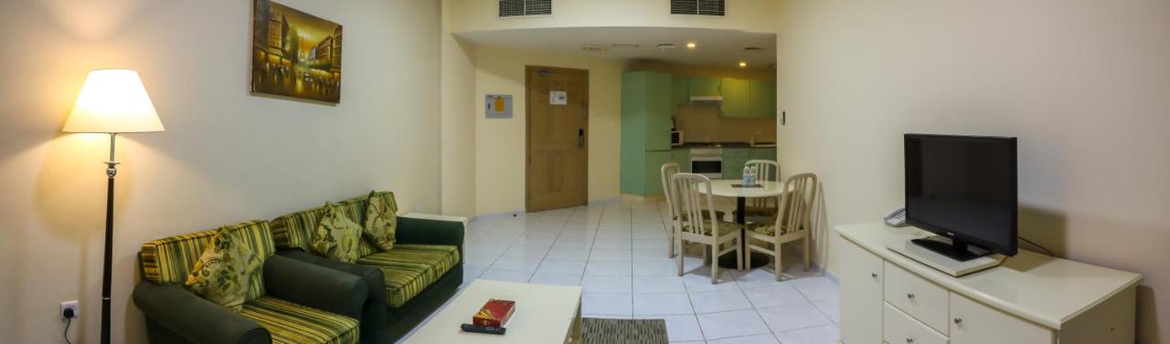 Wescott Pearl Hotel Apartments Дубай Экстерьер фото