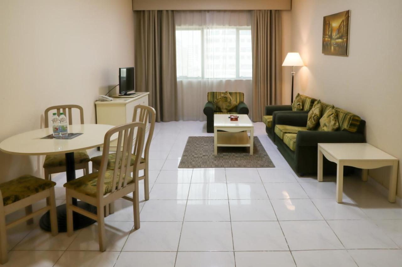 Wescott Pearl Hotel Apartments Дубай Экстерьер фото