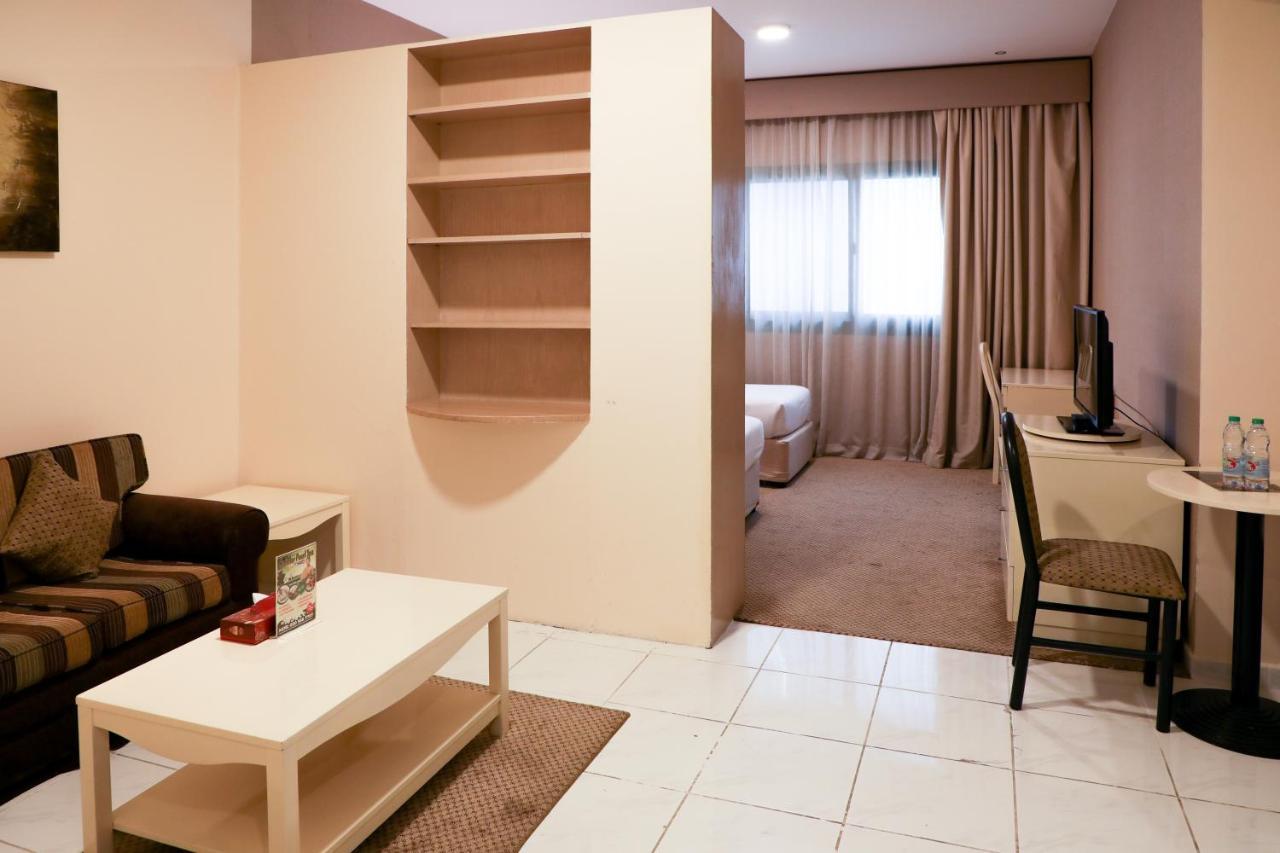 Wescott Pearl Hotel Apartments Дубай Экстерьер фото