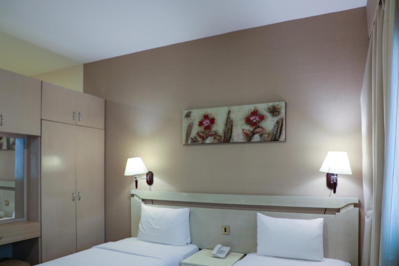 Wescott Pearl Hotel Apartments Дубай Экстерьер фото