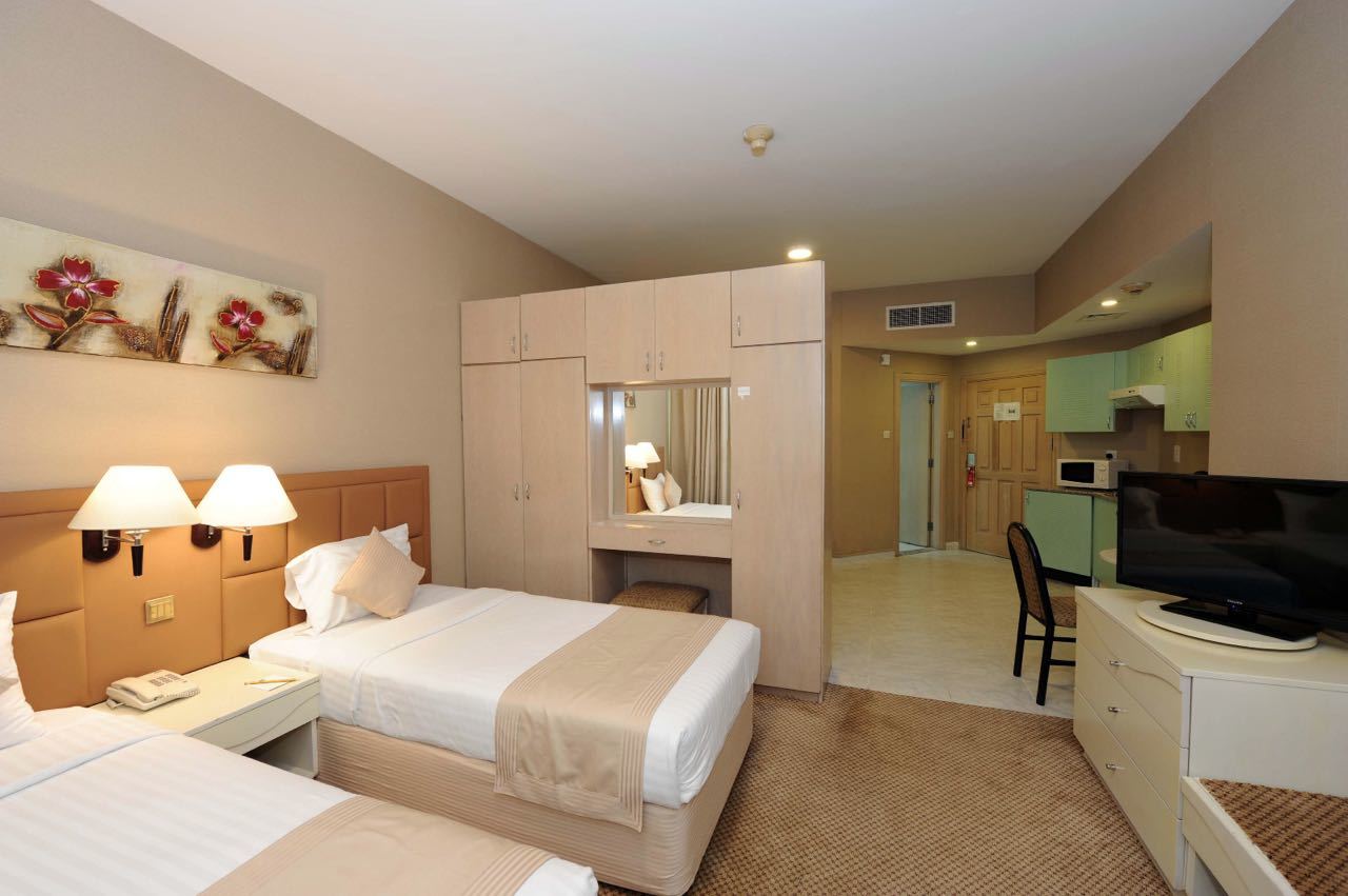 Wescott Pearl Hotel Apartments Дубай Экстерьер фото