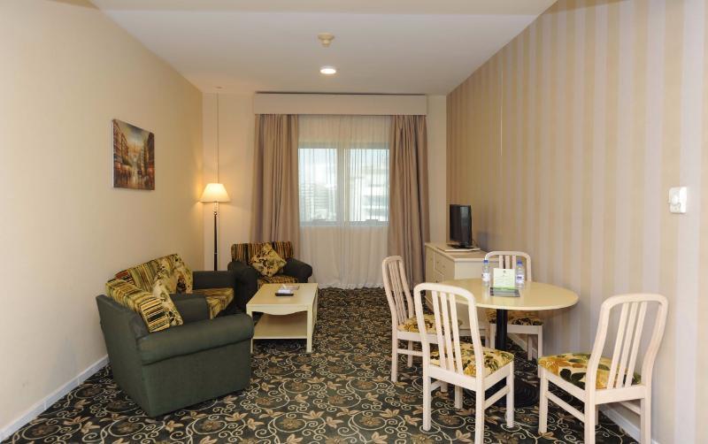 Wescott Pearl Hotel Apartments Дубай Экстерьер фото